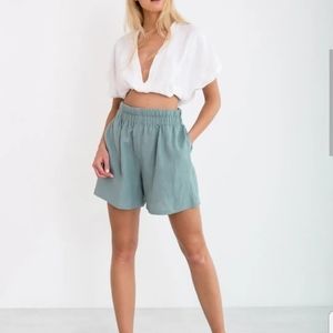 Love and Confuse Linen High Waist shorts in Beige - size XS
